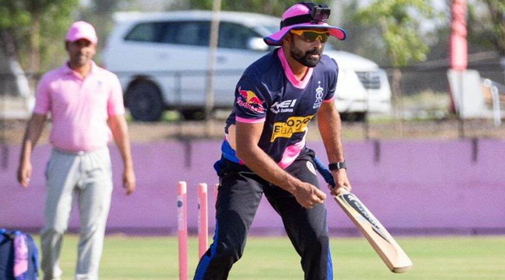 IPL 2020: राजस्थान रॉयल्सचे फिल्डिंग प्रशिक्षक दिशांत याग्निकने कोरोना पॉसिटीव्ह, 14 दिवस क्वारंटाइनसाठी रुग्णालयात दाखल होण्याचा सल्ला IPL 2020: राजस्थान रॉयल्सचे फिल्डिंग प्रशिक्षक दिशांत याग्निकने कोरोना पॉसिटीव्ह, 14 दिवस क्वारंटाइनसाठी रुग्णालयात दाखल होण्याचा सल्ला