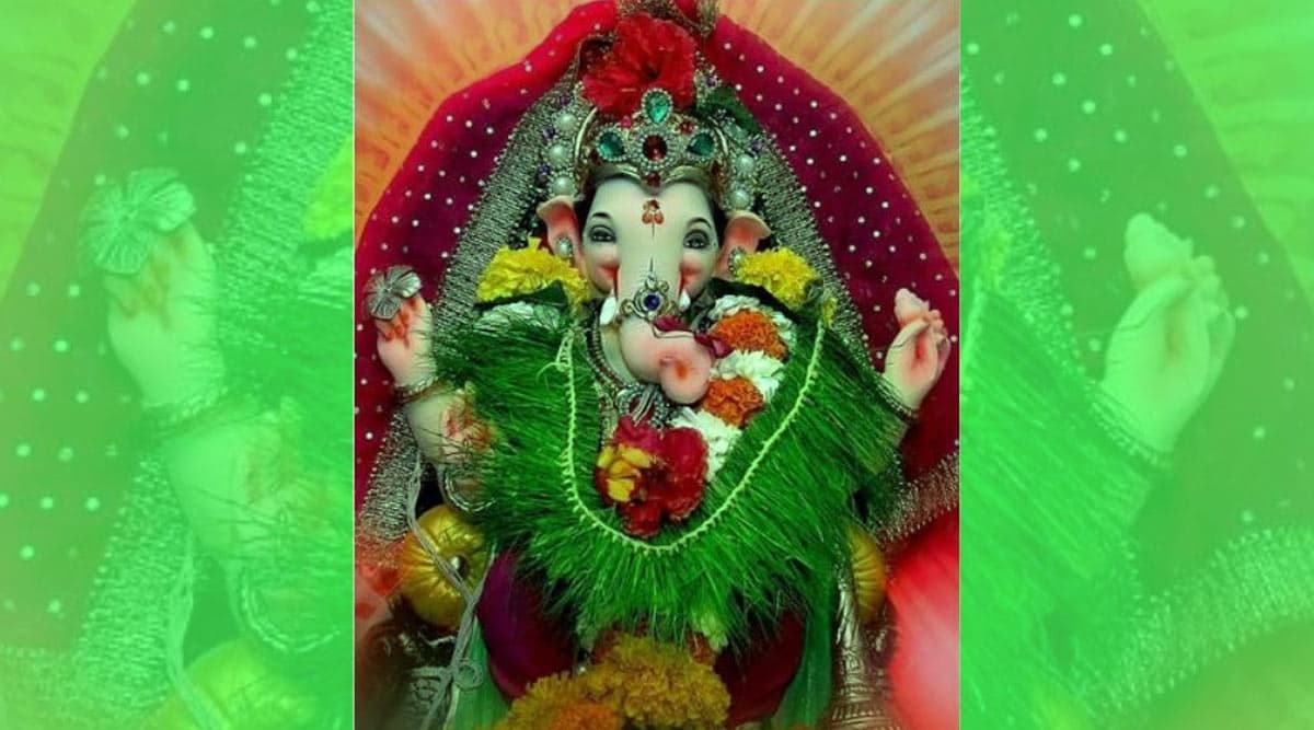 Ganesh Chaturthi 2020: गणपती बाप्पा ला का आहेत दुर्वा अत्यंत प्रिय? जाणून घ्या गणरायाला दुर्वा वाहण्यामागचे महत्व