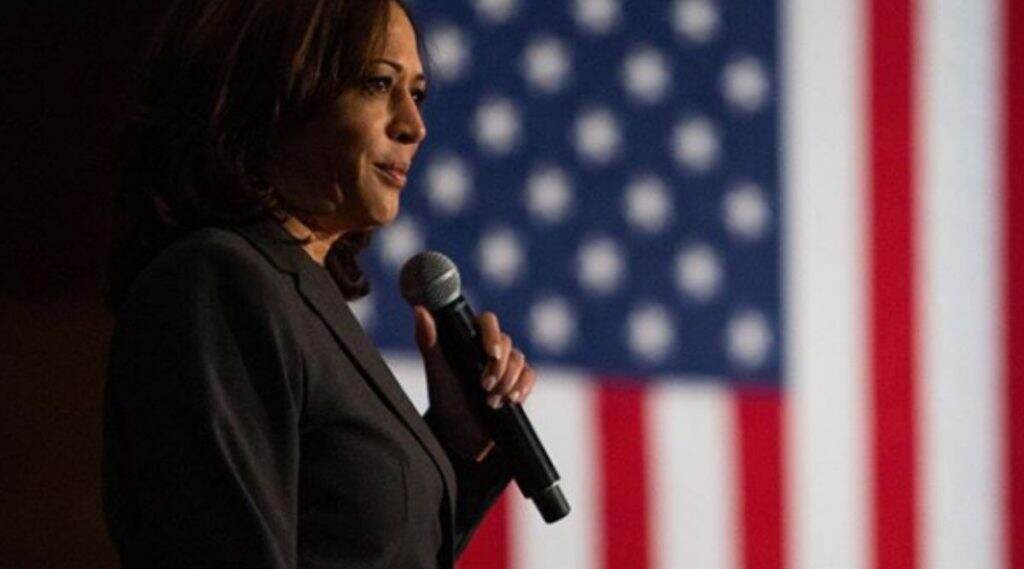 US Presidential Election 2020: अमेरिकेमध्ये उपराष्ट्रपती पदाच्या उमेदवार Kamala Harris नेमक्या कोण? जाणून घ्या त्यांचा भारताशी संबंध ते राजकीय कारकीर्दीचा आढावा US Presidential Election 2020: अमेरिकेमध्ये उपराष्ट्रपती पदाच्या उमेदवार Kamala Harris नेमक्या कोण? जाणून घ्या त्यांचा भारताशी संबंध ते राजकीय कारकीर्दीचा आढावा