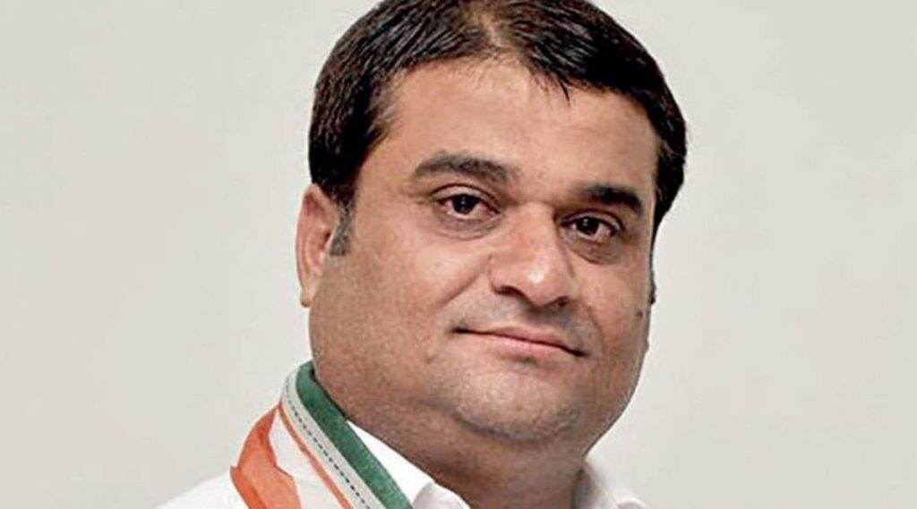 Gujarat: 15 गंभीर गुन्हे दाखल असलेले NCP चे आमदार Kandhal Jadeja यांची पोलीस तक्रार केंद्रांचा सदस्य म्हणून नियुक्ती Gujarat: 15 गंभीर गुन्हे दाखल असलेले NCP चे आमदार Kandhal Jadeja यांची पोलीस तक्रार केंद्रांचा सदस्य म्हणून नियुक्ती