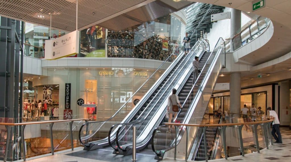 Antigen Tests in Malls: ठाण्यातील मॉल्स सुरु; TMC कडून मॉल्स आणि रेल्वे स्टेशनवर Antigen Testing Antigen Tests in Malls: ठाण्यातील मॉल्स सुरु; TMC कडून मॉल्स आणि रेल्वे स्टेशनवर Antigen Testing
