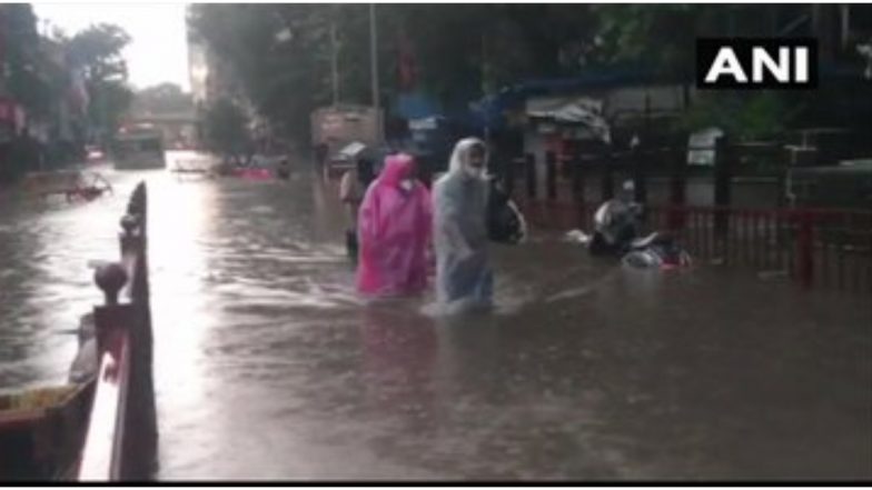 Mumbai Rains: मुसळधार पावसामुळे आज अत्यावश्यक सेवा वगळता इतर सर्व कार्यालये बंद; अनावश्यक कारणांसाठी घराबाहेर न पडण्याचं BMC चं आवाहन