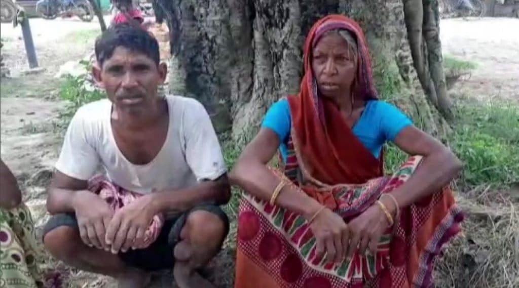 बिहार मध्ये 65 वर्षीय महिलेच्या नावे 14 महिन्यात 8 मुलींना जन्म दिल्याची नोंद, काय आहे हा प्रकार जाणुन घ्या बिहार मध्ये 65 वर्षीय महिलेच्या नावे 14 महिन्यात 8 मुलींना जन्म दिल्याची नोंद, काय आहे हा प्रकार जाणुन घ्या