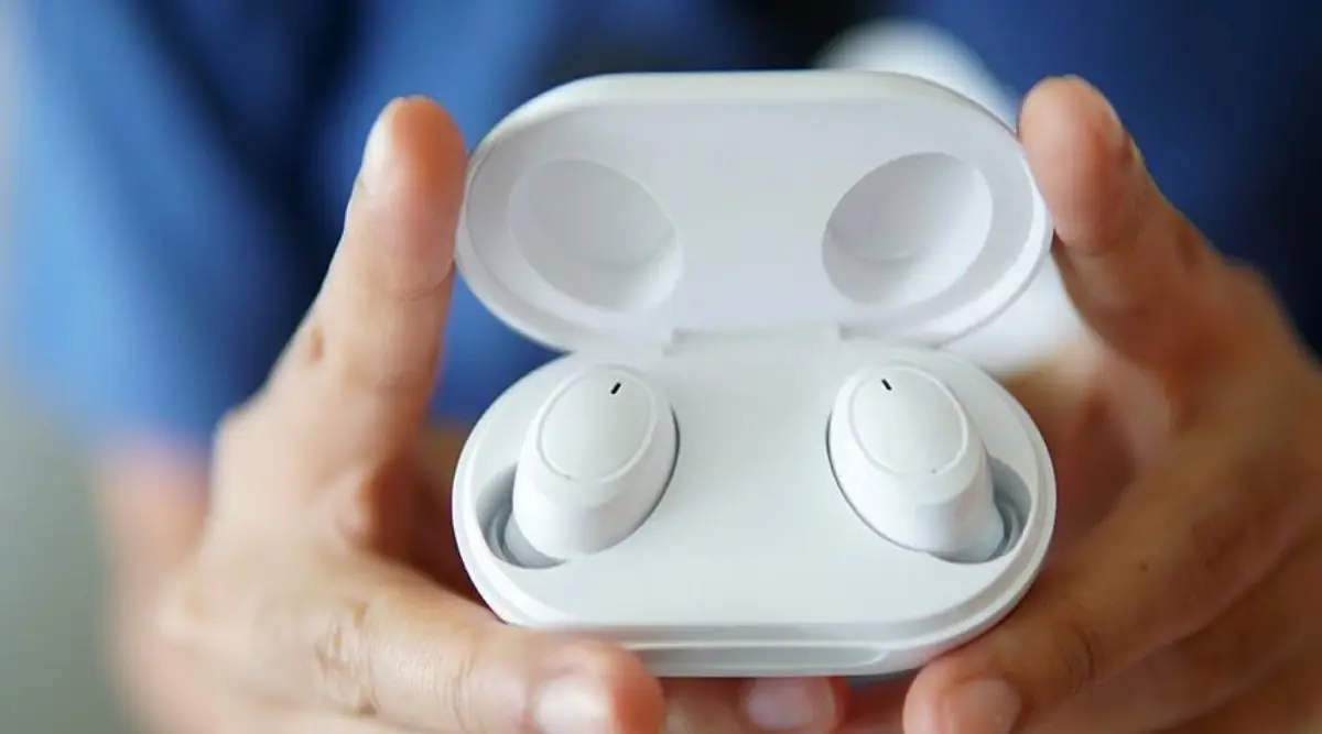 OPPO Enco W11 च्या किंमतीत जबरदस्त घट, जाणून घ्या नव्या Price बद्दल