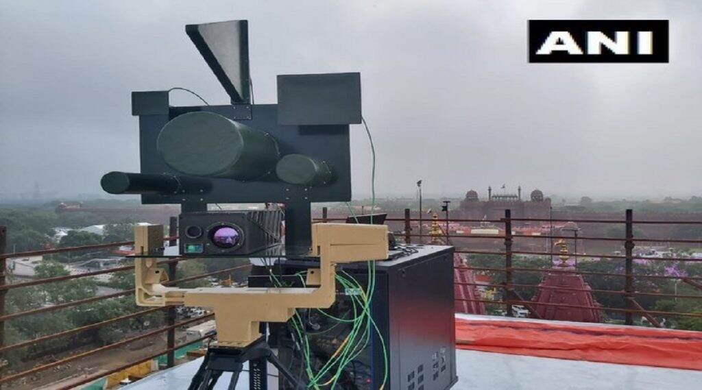 Independence Day 2020: स्वातंत्र्य दिनानिमित्त लाल किल्ल्यावर सुरक्षेसाठी 'मेड इन इंडिया' Anti-Drone System चा वापर; लेझर हत्यारं, मायक्रो ड्रोन्स निकामी करण्याची क्षमता Independence Day 2020: स्वातंत्र्य दिनानिमित्त लाल किल्ल्यावर सुरक्षेसाठी 'मेड इन इंडिया' Anti-Drone System चा वापर; लेझर हत्यारं, मायक्रो ड्रोन्स निकामी करण्याची क्षमता