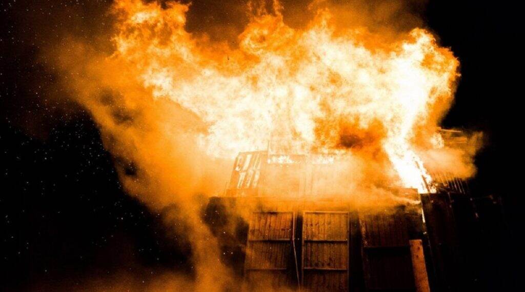 Cylinder Blast in Pimpri-Chinchwad: पिंपरी चिंचवड येथील दिघी भागात झालेल्या सिलेंडर स्फोटात एकाचा मृत्यू; 13 जण जखमी Cylinder Blast in Pimpri-Chinchwad: पिंपरी चिंचवड येथील दिघी भागात झालेल्या सिलेंडर स्फोटात एकाचा मृत्यू; 13 जण जखमी