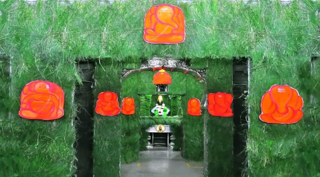 Ganesh Chaturthi 2020: गणेश चतुर्थी निमित्त पंढरपूर विठ्ठल रुक्मिणी मंदिरात दुर्वांची आकर्षक आरास; गाभाऱ्यात साकारले अष्टविनायकांचे रुप (View Photos) Ganesh Chaturthi 2020: गणेश चतुर्थी निमित्त पंढरपूर विठ्ठल रुक्मिणी मंदिरात दुर्वांची आकर्षक आरास; गाभाऱ्यात साकारले अष्टविनायकांचे रुप (View Photos)