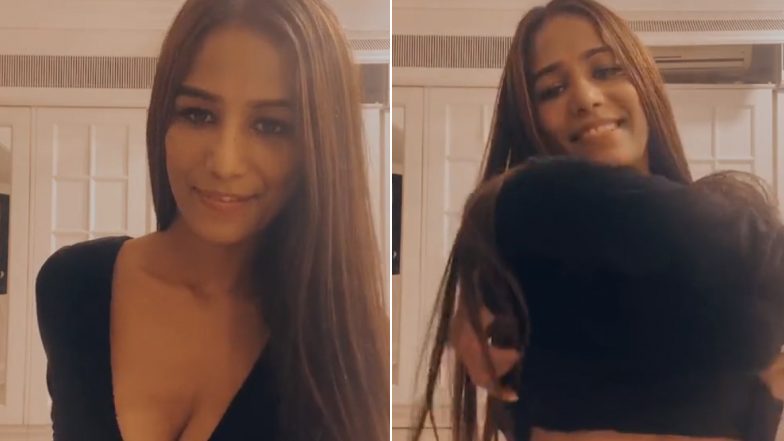 Poonam Pandey चा इन्स्टाग्रामवरील Live शो मध्ये नवा प्रताप! चाहत्याच्या मागणीवरून काढले आपले टी-शर्ट, Watch Video