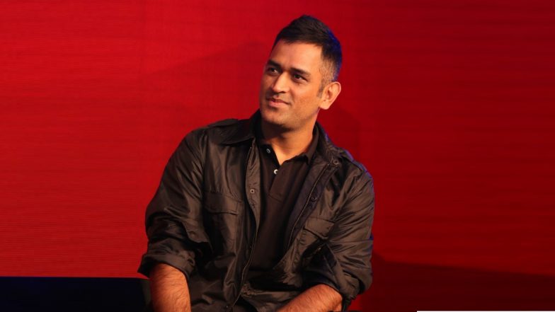 MS Dhoni Twitter: ट्विटरने एम एस धोनीच्या ट्विटर हँडलवरील ब्लू टिक काढली