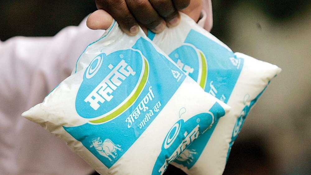 Free Milk Powder: महाराष्ट्र सरकारचा मोठा निर्णय; राज्यातील आदिवासी भागांमधील 1,21,000 गरोदर महिलांना व 6,51,000 बालकांना मोफत मिळणार दूध भुकटी Free Milk Powder: महाराष्ट्र सरकारचा मोठा निर्णय; राज्यातील आदिवासी भागांमधील 1,21,000 गरोदर महिलांना व 6,51,000 बालकांना मोफत मिळणार दूध भुकटी
