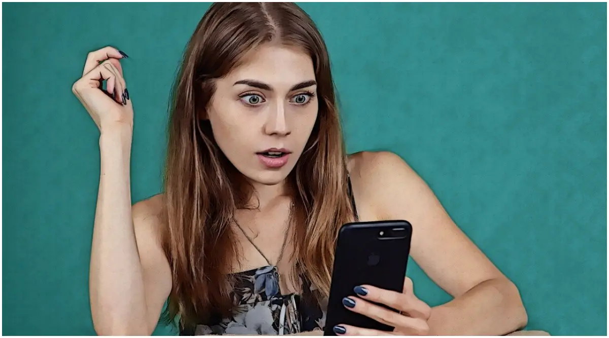 Things Girls Do But Never Admit: 'या' 5 विचित्र गोष्टी मुली करतात पण कधी कोणाकडेही कबुल करत नाही