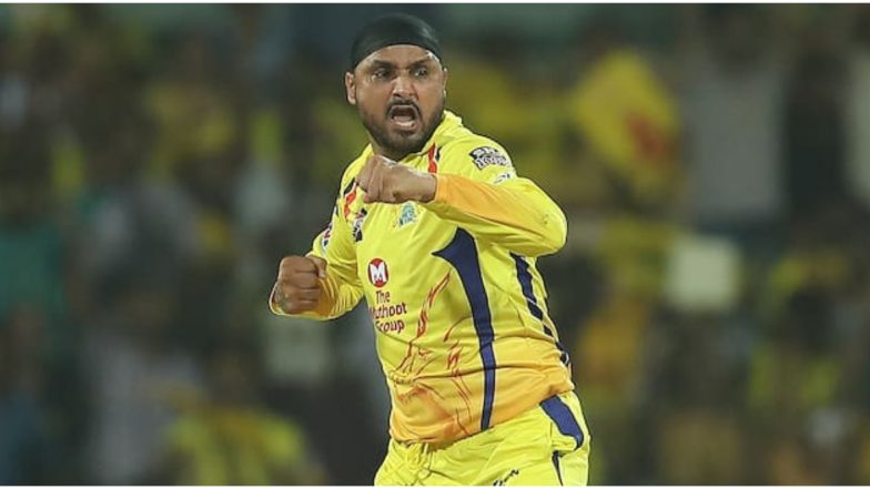 IPL 2020 Update: सुरेश रैनानंतर चेन्नई सुपर किंग्सला आणखी एक धक्का, हरभजन सिंहने आयपीएल 13 मधून घेतली माघार-रिपोर्ट