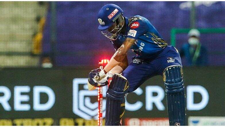 KKR vs MI, IPL 2020: अरे रे रे! हार्दिक पांड्या विचित्र पद्धतीने झाला 'हिट विकेट', पाहून तुम्हीही डोक्याला हात लावाल (Watch Video)