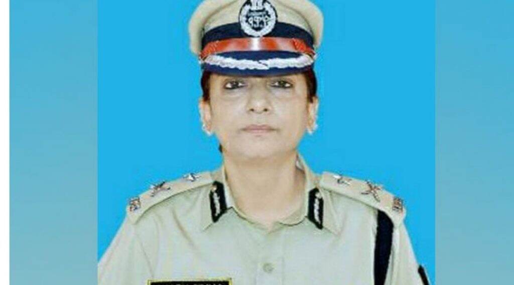 Jammu and Kashmir: चारु सिन्हा करणार श्रीनगर मधील दहशतवादग्रस्त भागात CRPF चे नेतृत्व, ठरल्या या पोस्टवरील पहिल्या महिला IPS Jammu and Kashmir: चारु सिन्हा करणार श्रीनगर मधील दहशतवादग्रस्त भागात CRPF चे नेतृत्व, ठरल्या या पोस्टवरील पहिल्या महिला IPS