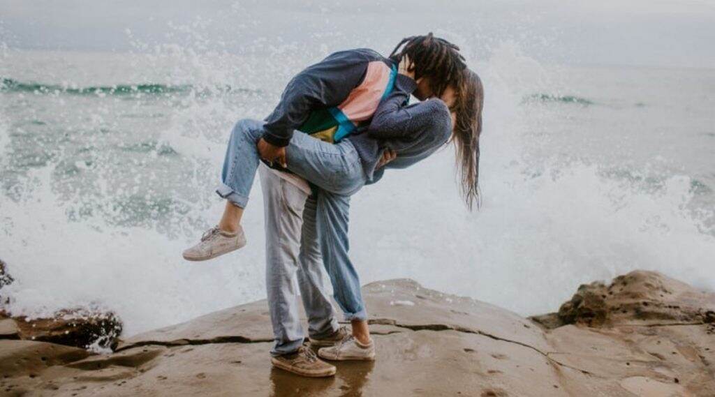Sex in Public Places लोकांंना इतका का आवडतो? यासाठी कारण असलेल्या Agoraphilia Fetish बाबत सविस्तर माहिती घ्या Sex in Public Places लोकांंना इतका का आवडतो? यासाठी कारण असलेल्या Agoraphilia Fetish बाबत सविस्तर माहिती घ्या