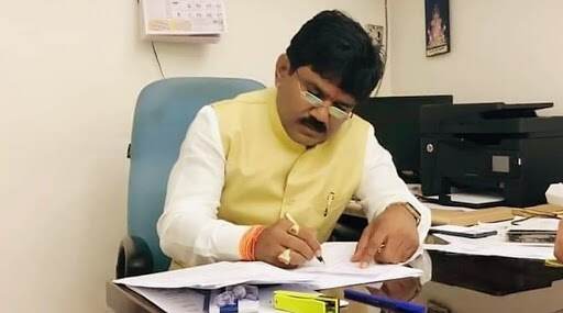MP Hemant Godse Tested Covid Positive: शिवसेना खासदार हेमंत गोडसे यांना कोरोना विषाणूची लागण; ट्विट करत दिली माहिती MP Hemant Godse Tested Covid Positive: शिवसेना खासदार हेमंत गोडसे यांना कोरोना विषाणूची लागण; ट्विट करत दिली माहिती
