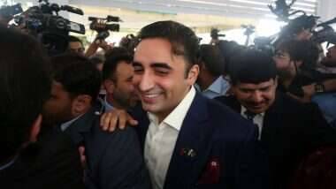 Bilawal Bhutto Zardari Viral Video: बेनझीर भुत्तो यांचे चिरंजीव बिलावल भुत्तो यांच्याकडून वस्तूंचे नवे परिमाण, म्हणाले- 'अंडी 100 रुपये किलो, बटाटा 100 रु तर टोमॅटो 200 रुपये डझन' (Watch Video)