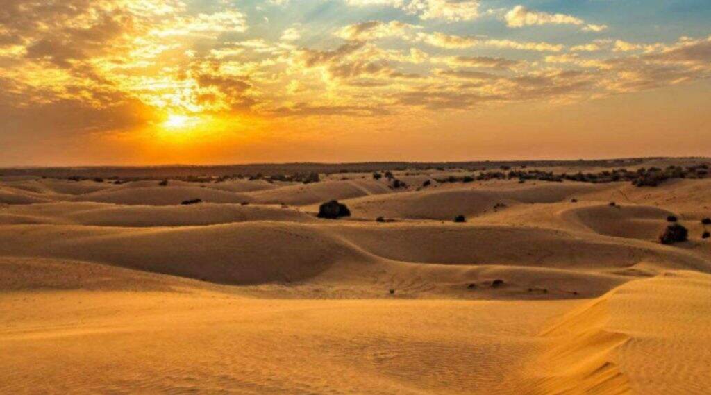 River in Thar Desert: संशोधकांनी तब्बल 172 वर्षांपूर्वी थार वाळवंटात वाहणाऱ्या नदीचा शोध लावला; या क्षेत्रात नद्यांचे दाट जाळे वाहत असल्याचा दावा River in Thar Desert: संशोधकांनी तब्बल 172 वर्षांपूर्वी थार वाळवंटात वाहणाऱ्या नदीचा शोध लावला; या क्षेत्रात नद्यांचे दाट जाळे वाहत असल्याचा दावा