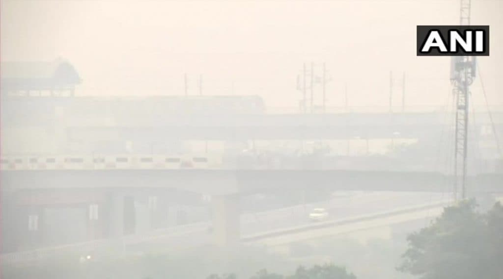 Delhi Air Pollution: दिल्ली-एनसीआर मधील हवेची गुणवत्ता बिघडला; AQI हा 400 च्या पार पोहचला Delhi Air Pollution: दिल्ली-एनसीआर मधील हवेची गुणवत्ता बिघडला; AQI हा 400 च्या पार पोहचला