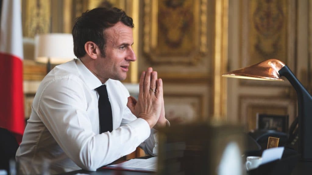 Second Wave of COVID-19 in France: कोरोना व्हायरस संक्रमनाची दुसरी लाट; फ्रान्समध्ये राष्ट्राध्यक्ष इमैनुएल मैक्रों यांच्याकडून अनेक शहरांमध्ये जमावबंदी Second Wave of COVID-19 in France: कोरोना व्हायरस संक्रमनाची दुसरी लाट; फ्रान्समध्ये राष्ट्राध्यक्ष इमैनुएल मैक्रों यांच्याकडून अनेक शहरांमध्ये जमावबंदी
