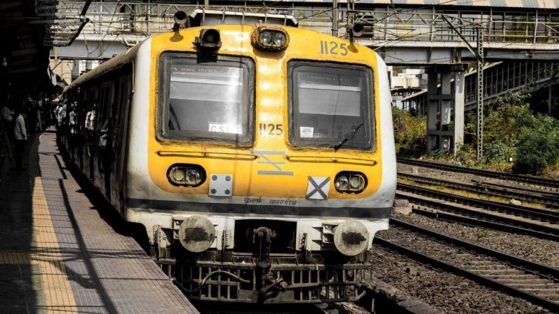 Mumbai Local ट्रेन मध्ये महिला प्रवासांसोबत लहान मुलांना परवानगी नाही; रेल्वेस्थानकांत RPF  जवान ठेवणार लक्ष
