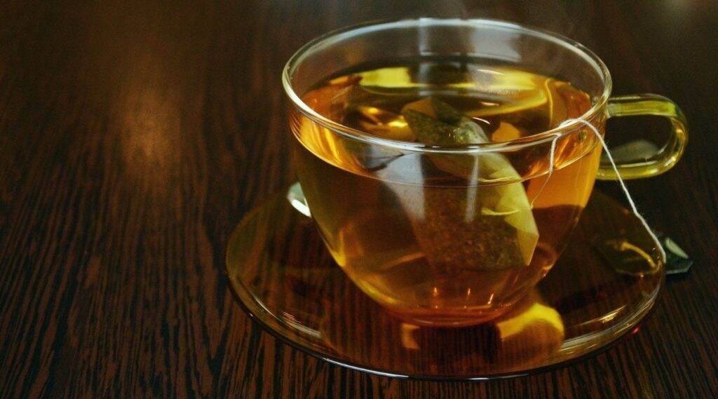 Manohari Gold Tea: आसामच्या दुर्मिळ चहाला यंदा लिलावात प्रतिकिलो 75,000 रूपयांचा विक्रमी दर Manohari Gold Tea: आसामच्या दुर्मिळ चहाला यंदा लिलावात प्रतिकिलो 75,000 रूपयांचा विक्रमी दर