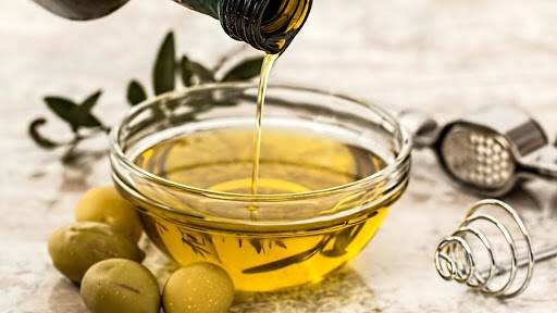 Benefits of Olive Oil: मधुमेह, उच्च रक्तदाब नियंत्रणात ते तुमचं सौंदर्य खुलवण्यासाठी ऑलिव ऑइल उपयुक्त; इथे पहा त्याचे 6 आरोग्यदायी फायदे Benefits of Olive Oil: मधुमेह, उच्च रक्तदाब नियंत्रणात ते तुमचं सौंदर्य खुलवण्यासाठी ऑलिव ऑइल उपयुक्त; इथे पहा त्याचे 6 आरोग्यदायी फायदे