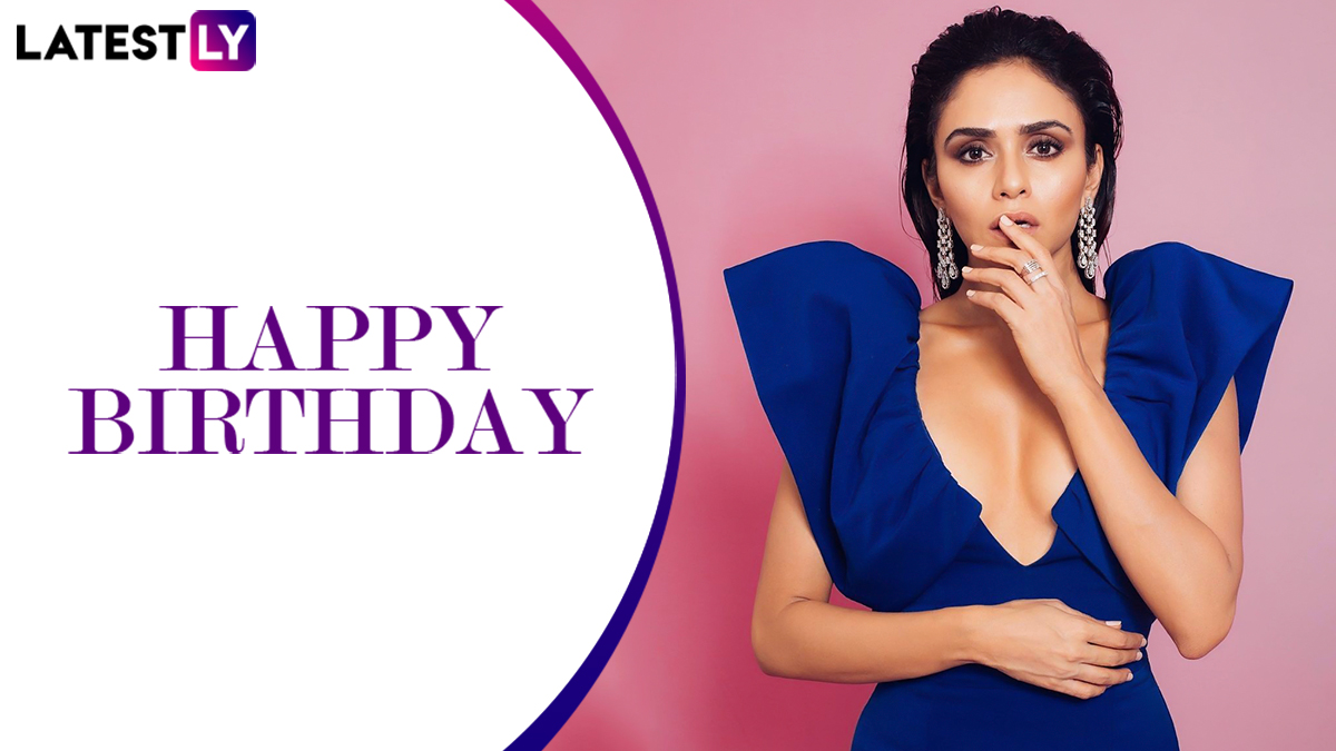 Amruta Khanvilkar Birthday: अभिनेत्री अमृता खानविलकर हिचा हा ग्लॅमरस लूक पाहून विसरून जाल बॉलिवूडच्या तारकांना, See Pics