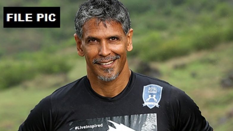 अभिनेता Milind Soman याच्या विरोधात गोवा बीचवरील धावतानाचा Naked फोटो सोशल मीडियात पोस्ट केल्याने गुन्हा दाखल