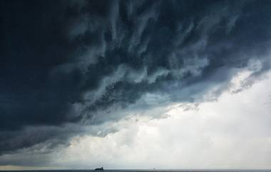 Weather in Maharashtra: थंडीतही महाराष्ट्रात वातावरण ढगाळ; मुंबई शहरात पावसाचा हलका शिडकाव