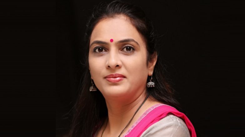 Attack on Rohini Khadse's Vehicle: एकनाथ खडसे यांच्या कन्या रोहिणी यांच्या वाहनावर अज्ञातांकडून हल्ला