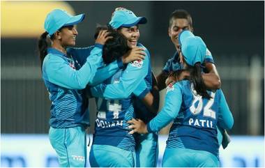 Women's T20 Challenge 2020 Final: राधा यादवच्या अचूक माऱ्यासमोर Trailblazers ने टेकले गुडघे; Supernovas समोर 119 धावांचं आव्हान