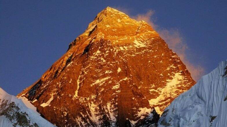 Coronavirus on Mount Everest: जगातील सर्वात उंच शिखरावर पोहोचला कोरोना व्हायरस; माउंट एव्हरेस्टवर मिळाला पहिला पॉझिटिव्ह रुग्ण