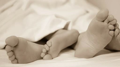 Hot Sex Positions for Weekend: आपल्या पार्टनरसोबत 'या' हॉट सेक्स पोजिशन्स ट्राय करुन तुमचा विकेंड करा 'Super Spicy'