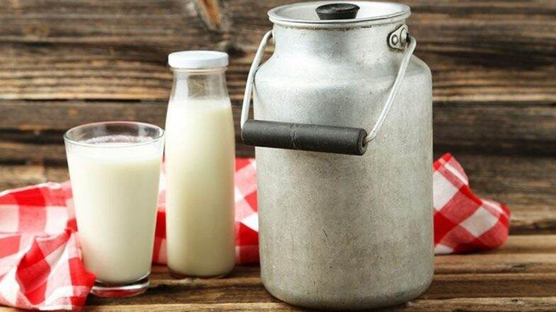 1 मार्चपासून दुधाची किंमत प्रति लिटर 100 रुपये होणार? ट्विटरवर का ट्रेंड होतोय 'हा' हँशटॅग, जाणून घ्या सविस्तर