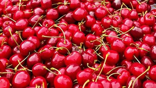 Health Benefits of Cherries: वजन कमी करण्यापासून ते प्रतिकार शक्ति वाढवण्यापर्यंत चेरी खाण्याचे 'हे' आहेत गुणकारी फायदे