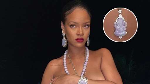 Rihanna Topless Photo: पॉपस्टार रिहानाने शेअर केला टॉपलेस फोटो; गळ्यात गणपतीचे लॉकेट पाहताच भारतीय नेटकरी भडकले