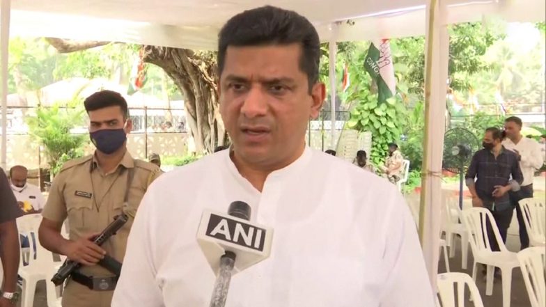 कोरोना विषाणू केवळ महाराष्ट्र आणि दिल्लीमध्येच दिसतो का? अन्य राज्यांतील जनसमुदायावर आक्षेप घेत महाराष्ट्राचे मंत्री अस्लम शेख यांचा सरकारला सवाल