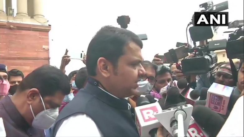 Devendra Fadnavis at MHA: महाराष्ट्र पोलीस अधिकाऱ्यांच्या बदली प्रकरणांची चौकशी सीबीआयद्वारे करा, अन्यथा कोर्टात जाऊ- देवेंद्र फडणवीस