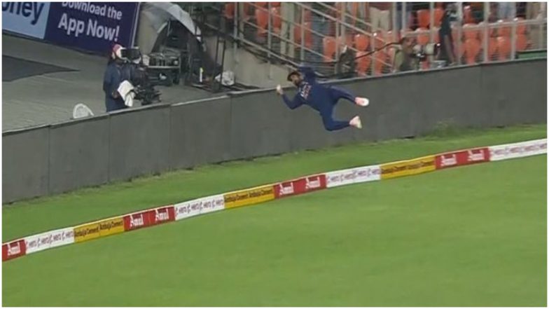 IND vs ENG 1st T20 2021: KL Rahul याची सुपरमॅन डायव्ह, बाउंड्री लाईनवर हवेत उडी घेत वाचवला सिक्स, व्हिडिओ पाहून तुम्हीही व्हाल हैराण