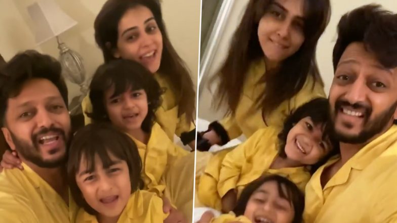 Riteish-Genelia Deshmukh यांनी आपल्या मुलांसमवेत घरात राहून हटके अंदाजात दिल्या रंगपंचमीच्या शुभेच्छा, Watch Video