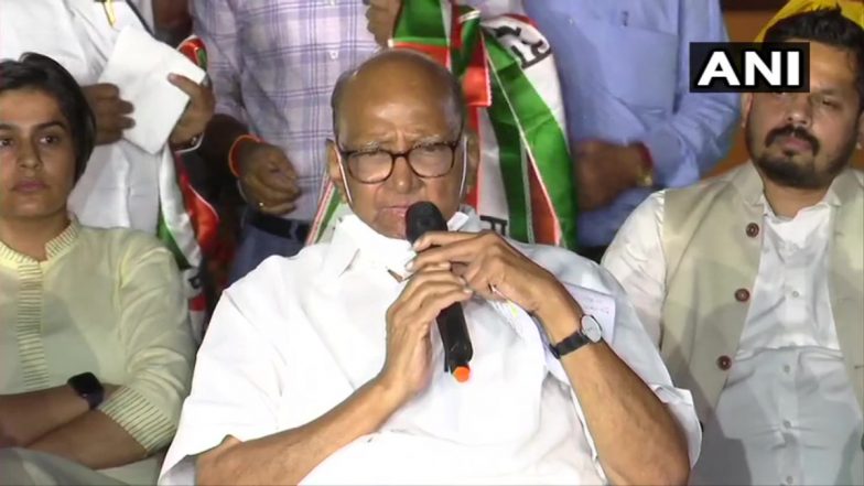 Sharad Pawar On Shivsena Symbol: निवडणूक आयोगाचा निर्णय मान्य करून पक्षाचे नवे चिन्ह घ्या, शरद पवारांचा उद्धव ठाकरेंना सल्ला