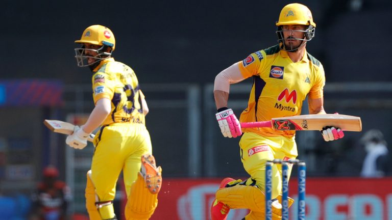 CSK vs RCB IPL 2021 Match 19: Faf du Plessis याची अर्धशतकी खेळी, जडेजाचा षटकारांचा पाऊस; चेन्नईचे आरसीबीला 192 धावांचं तगडं आव्हान