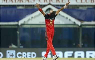 RCB vs KKR, IPL 2022 Match 6: कोलकाताचं कंबरडं मोडत हर्षल पटेल याची कमाल, सहकारी मोहम्मद सिराजच्या विक्रमाशी केली बरोबरी