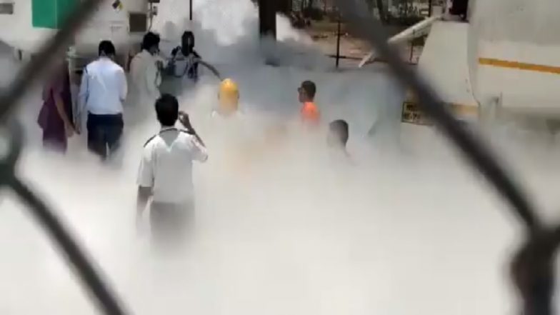 Oxygen Tank Leaks at Nashik: ऑक्सिजन गळतीच्या दुर्घटनेमध्ये  Zakir Hussain Hospital  मधील मृतांचा आकडा 22 वर; जिल्हाधिकारी सूरज मांढरे यांची माहिती