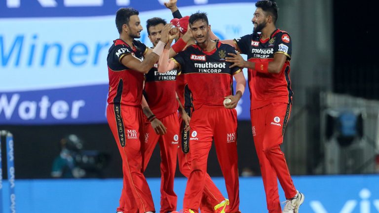 IPL 2021, RR vs RCB: दुबईत बेंगलोर गोलंदाजांचा कहर, Evin Lewis चे ताबडतोड अर्धशतकाने राजस्थानचे विराट ‘आर्मी’पुढे विजयासाठी 150 धावांचे टार्गेट