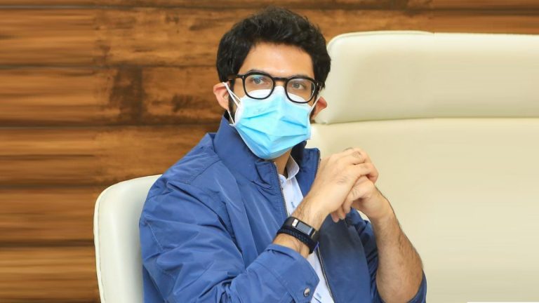 Aaditya Thackeray On COVID 19 Vaccination: मंत्री आदित्य ठाकरे यांचं केंद्रीय आरोग्यमंत्री Mansukh Mandviya यांना पत्र; दोन डोस मधील कालमर्यादा कमी करण्यासोबत बुस्टर डोस बद्दल केली ही मागणी