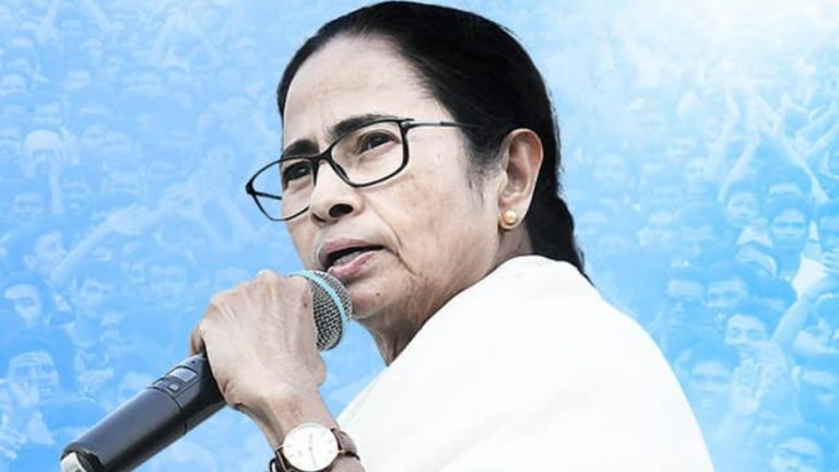 Mamata Banerjee आजपासून त्यांच्या दोन दिवसीय मुंबई दौर्‍यादरम्यान Maharashtra CM Uddhav Thackeray यांच्या प्रकृती अस्वास्थ्यामुळे भेट टाळणार