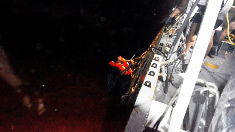 Cyclone Tauktae: तौक्ते चक्रीवादळात ‘ओएनजीसी’चे  P305 जहाज बुडाले;  146 जणांना वाचविण्यात यश