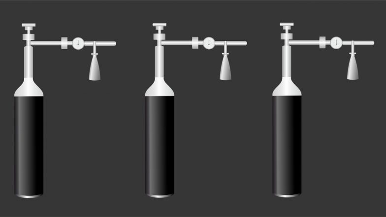 COVID-19 Pandemic: UAE स्थित CNG Company भारतासाठी करणार Oxygen Cylinders निर्मिती